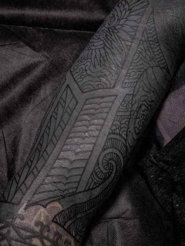 black blackwork tattoo auf forearm #61108 | Tätowierer Thomas Hooper