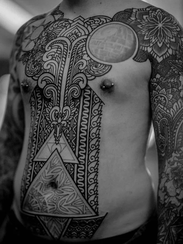 male black blackwork tattoo auf chest #61105 | Tätowierer Thomas Hooper