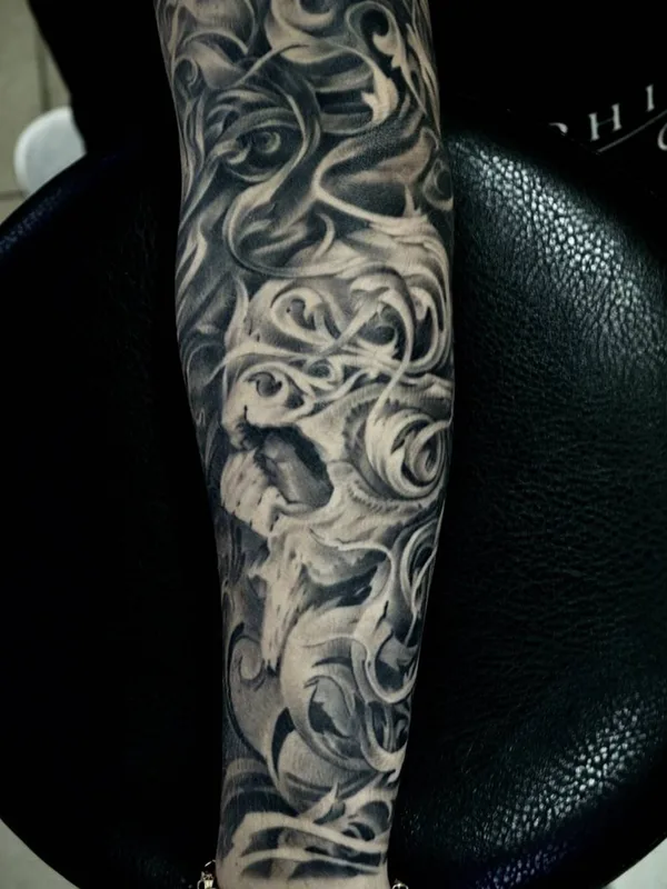 black and grey black and grey 타투 부위 forearm #28909 | 타투이스트 Denis Pokazanoff