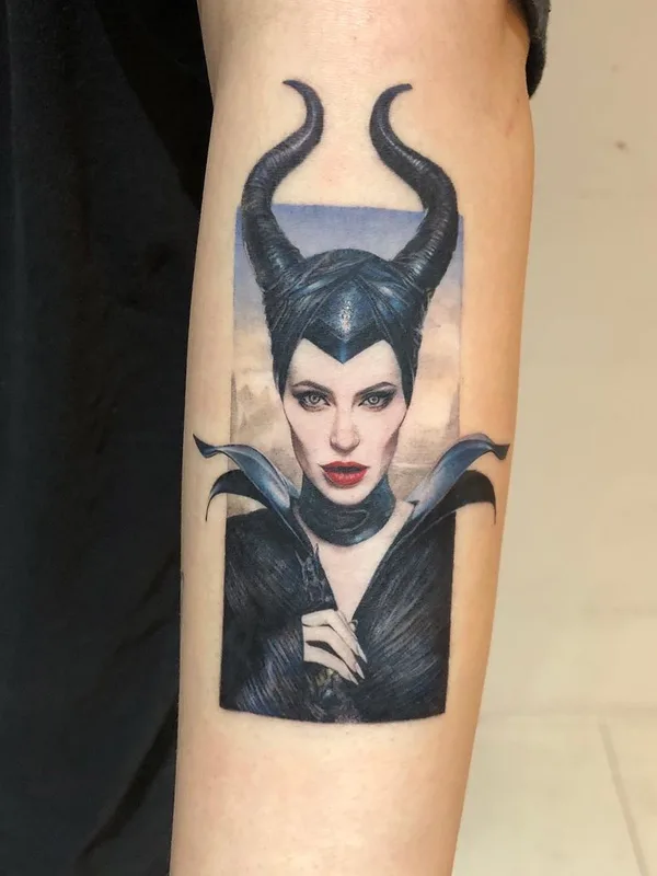 female color realism tattoo auf forearm #38823 | Tätowierer Ellyn