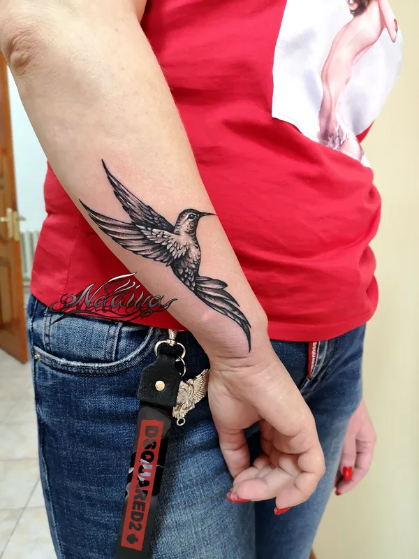 female black and grey blackwork 纹身 在 forearm #39552 | 纹身师 Nadiya Abdrakhmanova