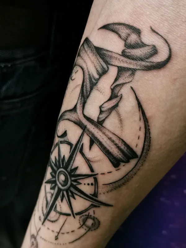 black and grey blackwork 纹身 在 forearm #39554 | 纹身师 Nadiya Abdrakhmanova