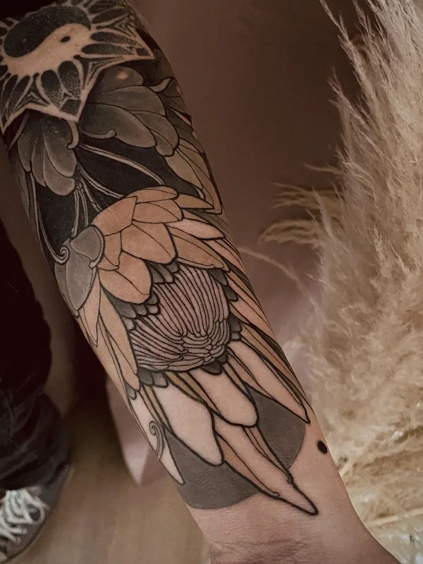 black and grey botanic tattoo on forearm #54278 | Tattoo Artist Georg Faust