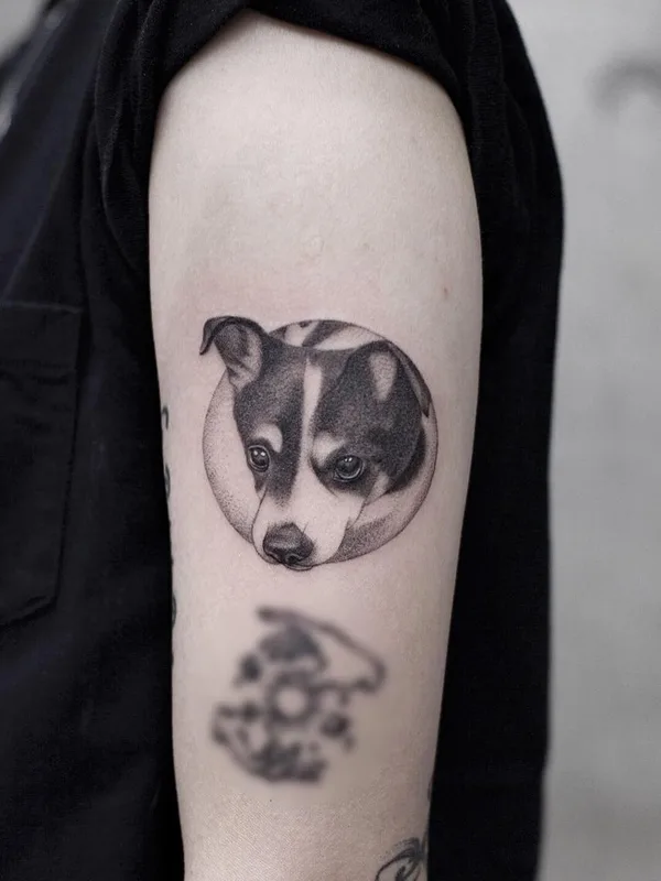 black and grey realism татуировка на outer arm #31092 | Тату мастер AkiWong