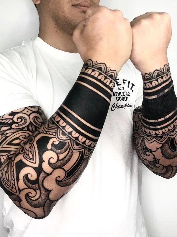 male black blackwork tattoo auf forearm #32045 | Tätowierer Melow Perez