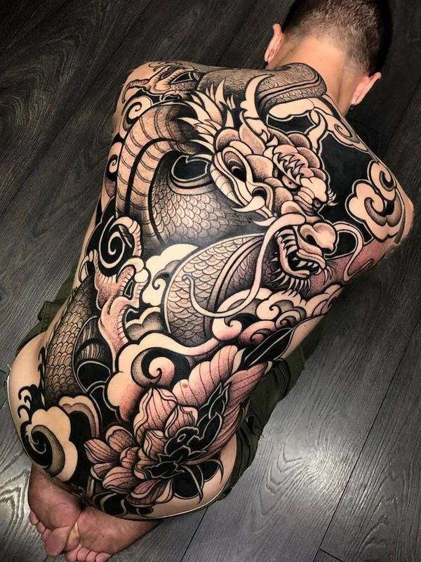 male black and grey japanese tattoo auf full back #32049 | Tätowierer Melow Perez