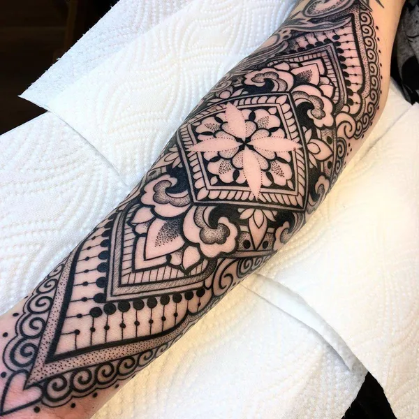 Ornamental tattoo by Melow Perez in Barcelona