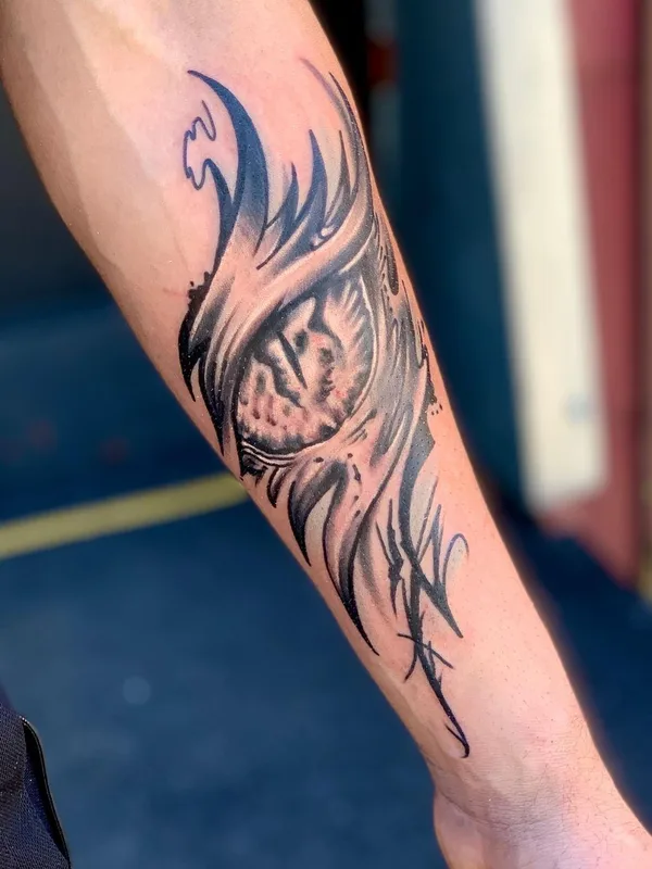 black and grey blackwork tatuaje en forearm #42153 | Tatuador Владислав Бондаренко