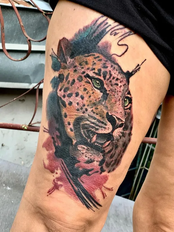 color realism tatuaje en thigh #42161 | Tatuador Владислав Бондаренко