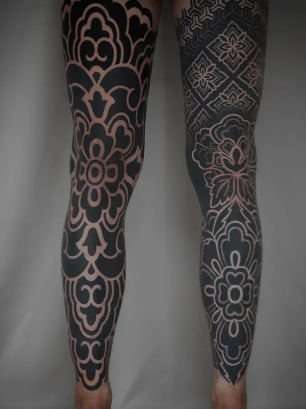 black blackwork tattoo auf full leg #59553 | Tätowierer Handsmark