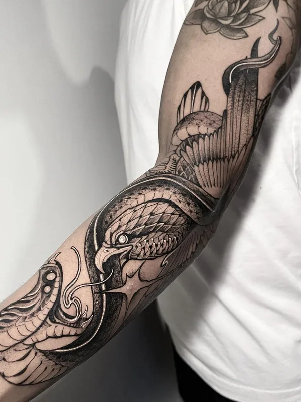 black and grey blackwork Tatuaggio su forearm #59615 | Tatuatore Erick Cuevas