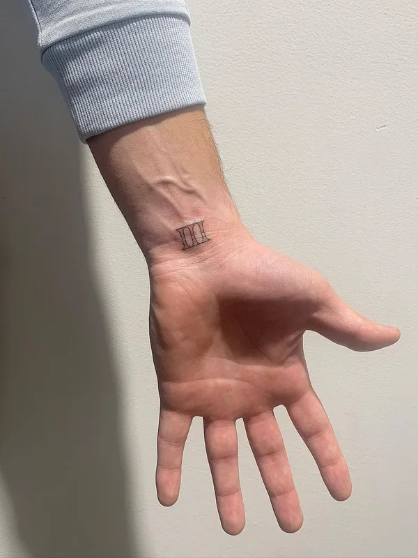 black linework татуировка на wrist #44470 | Тату мастер Jonathan JONBOY Valena