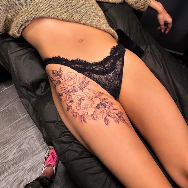 Fine Line tattoo by Аня Дарбицкая in Dubai