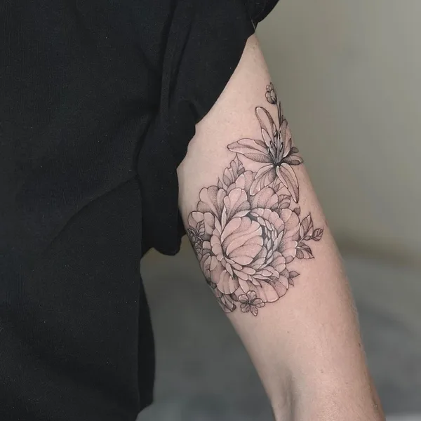 Fine Line tattoo by Yana Yakovyna in Dubai