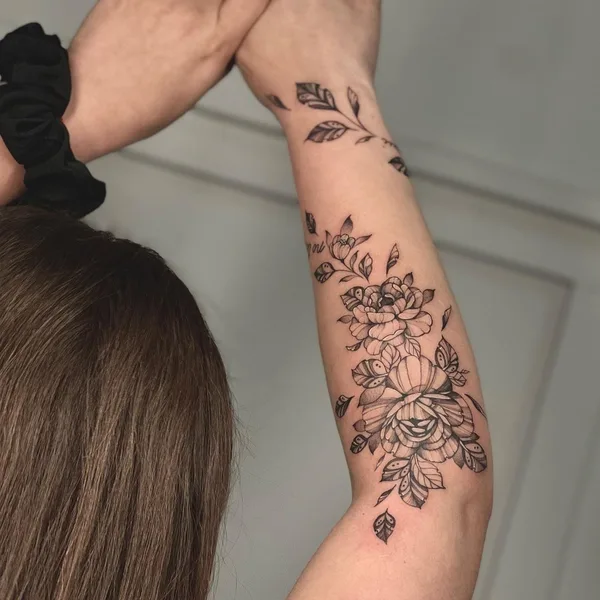 Fine Line tattoo by Yana Yakovyna in Dubai