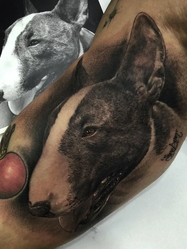 black and grey realism tattoo auf forearm #27943 | Tätowierer Fred Thomas