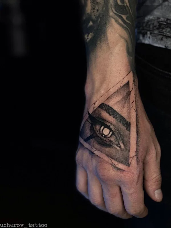 black and grey black and grey татуировка на back of hand #50393 | Тату мастер Андрей Кучеров