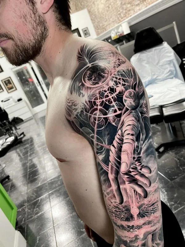 male black and grey realism татуировка на full sleeve #50442 | Тату мастер Tony Mancia