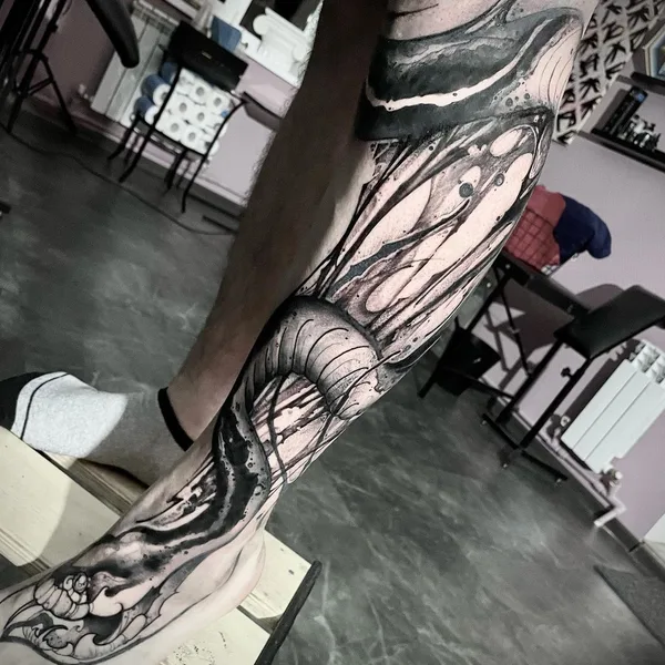 Graphic tattoo by Иджи Тредгуд in Казань
