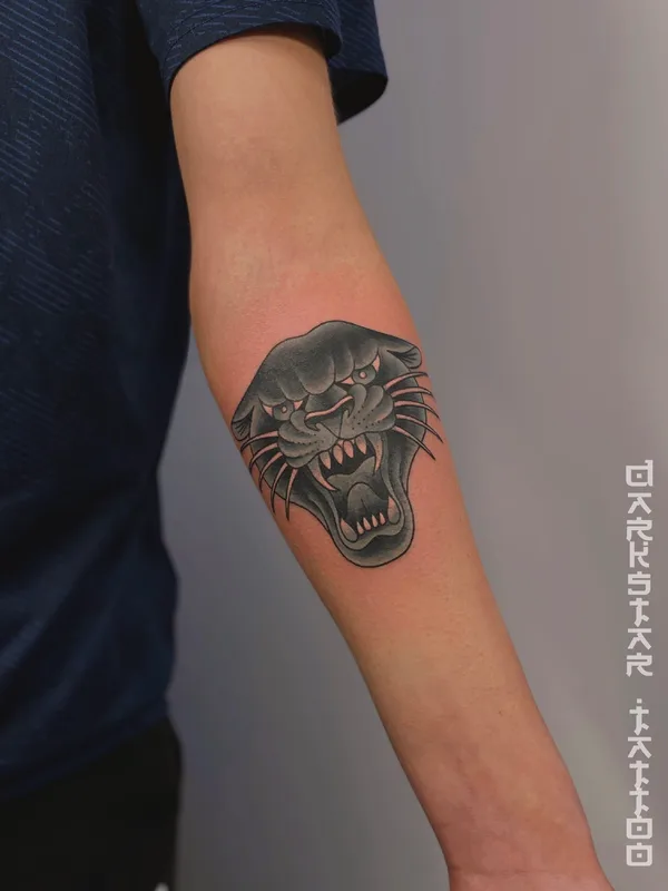 male blackandgrey oldschool татуировка на forearm #67811 | Тату мастер Dmitry Gerasimchuk