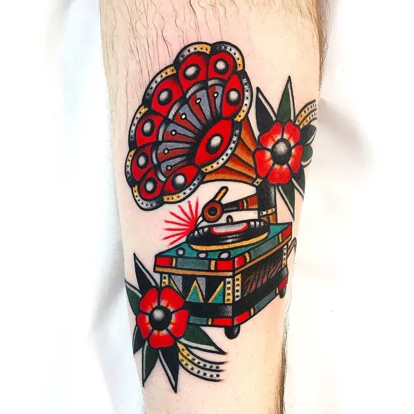 Traditional tattoo by Dani Queipo in London