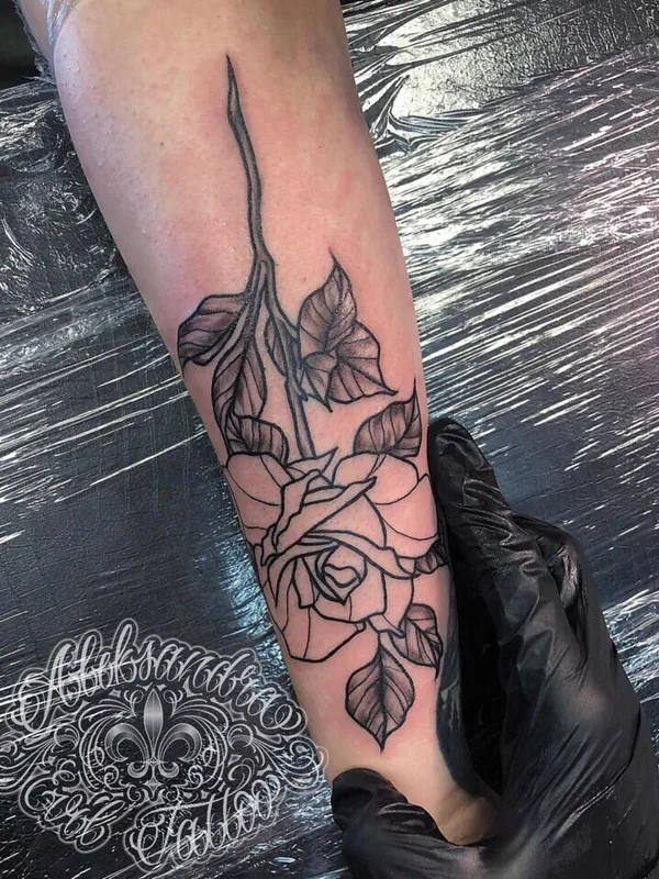black and grey linework татуировка на forearm #30385 | Тату мастер Rydakova Alexandra