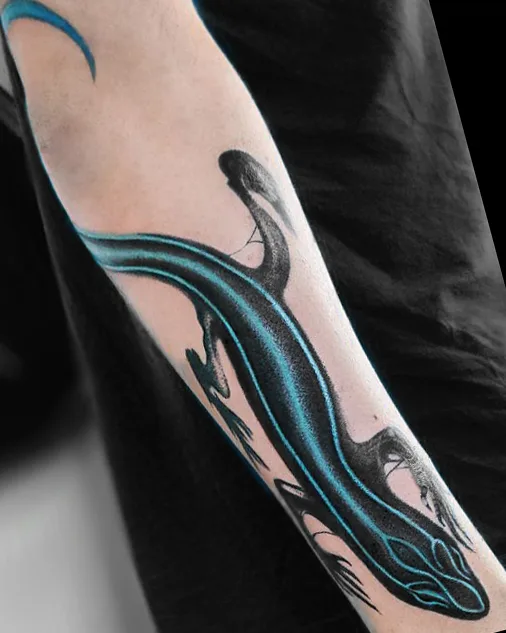 color blackwork tatuaje en forearm #70461 | Tatuador Dot.tatts