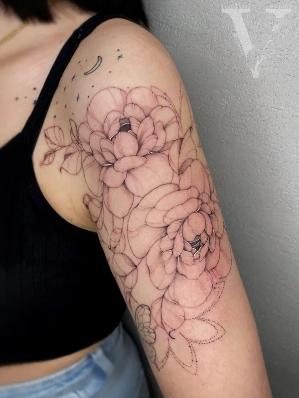 female black and grey fineline татуировка на upper arm #56024 | Тату мастер Vlad Kolesnik