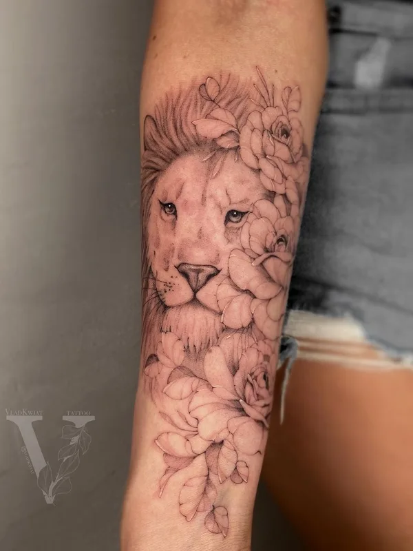 female black and grey realism татуировка на forearm #56025 | Тату мастер Vlad Kolesnik