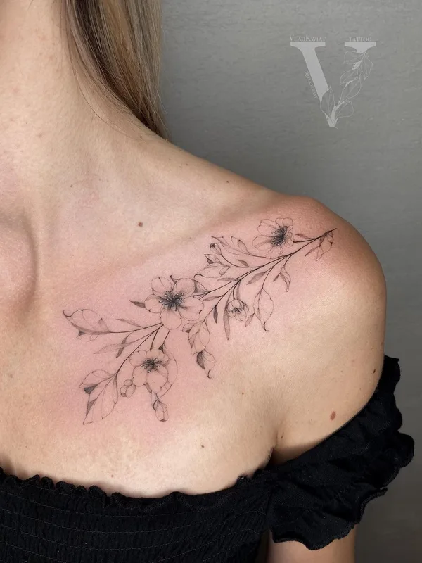 female black and grey fineline татуировка на collarbone #56030 | Тату мастер Vlad Kolesnik