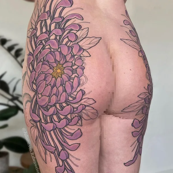 Neo Traditional tattoo by Juliane von Rabenweiss in Düsseldorf