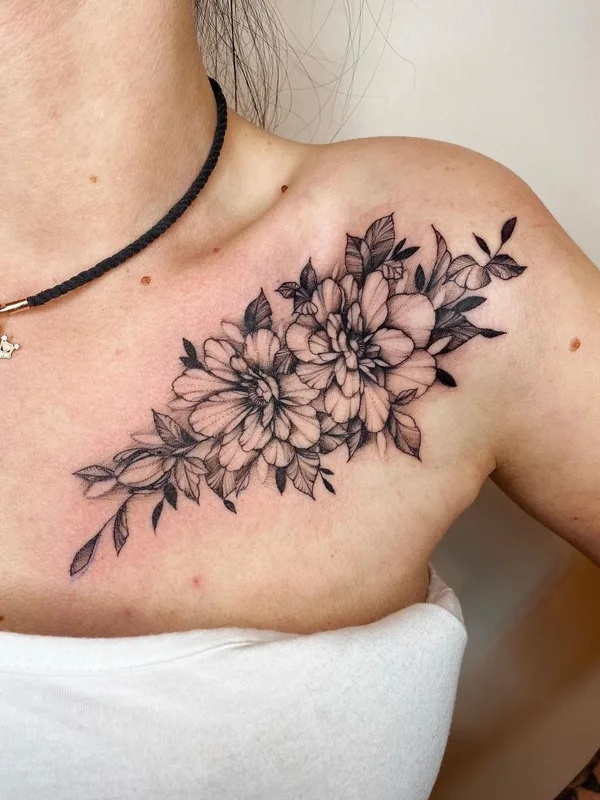 female black and grey blackwork Tatuagem em shoulder #56241 | Tatuador Ira Yablokova