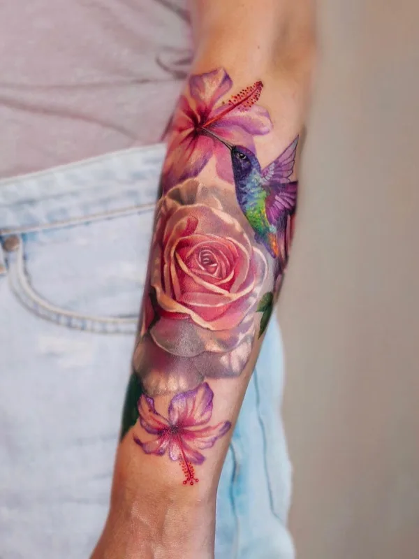 female color realism Tatuagem em forearm #56240 | Tatuador Ira Yablokova
