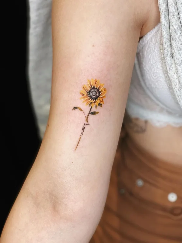 female color botanic Tatuagem em upper arm #56239 | Tatuador Ira Yablokova