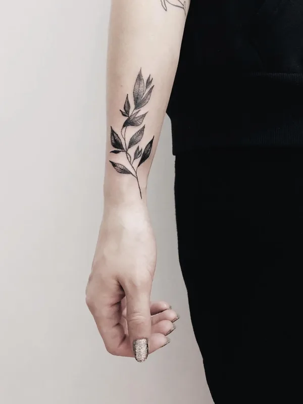 female black fineline татуировка на forearm #56248 | Тату мастер Lucyeezy Tattooing