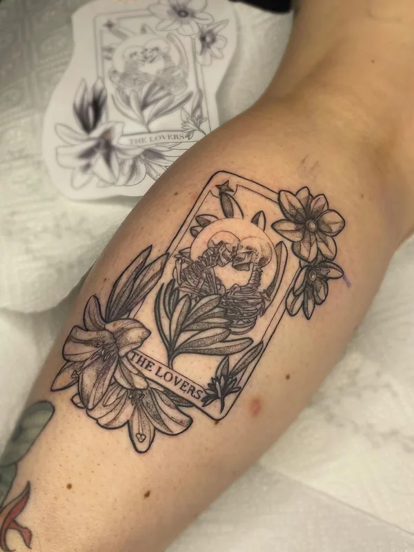 black and grey blackwork Tatuagem em forearm #56304 | Tatuador Lisa Rosenfeld