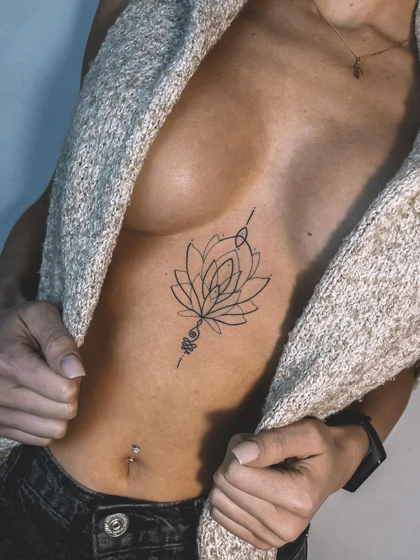 female black linework tatouage sur sternum #42169 | Artiste tatoueur Кирилл Нагор | NAGOR TATTOO