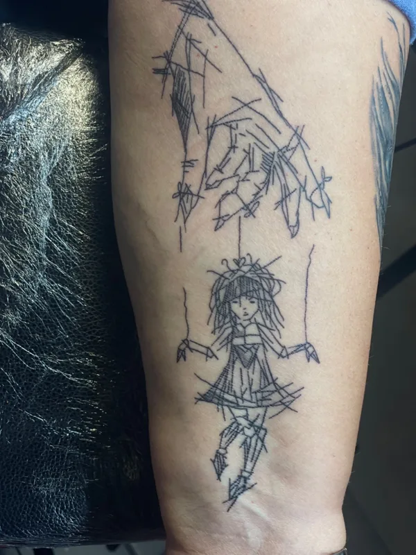 black sketch tattoo auf forearm #73376 | Tätowierer Alpha tattoos 