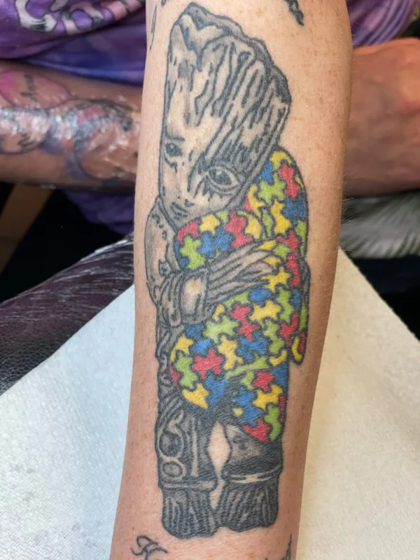 color black and grey tattoo auf forearm #73383 | Tätowierer Alpha tattoos 