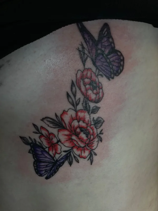color illustrative tattoo auf shoulder blade #73374 | Tätowierer Alpha tattoos 
