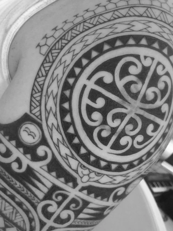 black and grey tribal татуировка на upper arm #32815 | Тату мастер The Monkid