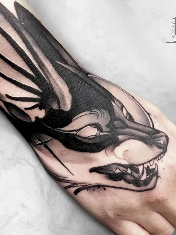 black blackwork Tatuagem em back of hand #44651 | Tatuador Денис Бедринский