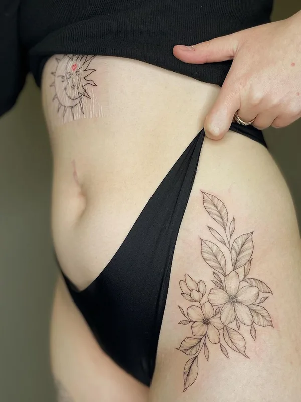 female black fineline татуировка на thigh #60209 | Тату мастер Катя Нестерова