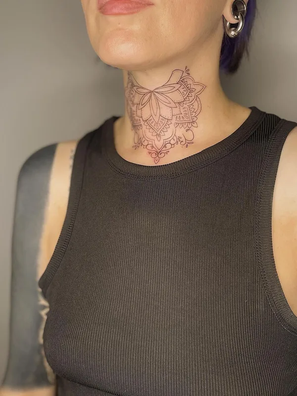 female black ornamental татуировка на neck #60210 | Тату мастер Катя Нестерова