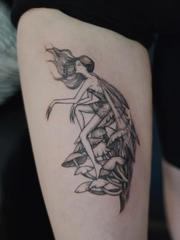 female black and grey illustrative 타투 부위 thigh #60215 | 타투이스트 Ирина Шатилова