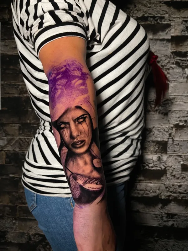 female black and grey realism tatuaje en forearm #46587 | Tatuador David Hidalgo Hernández