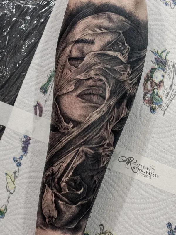 black and grey realism 纹身 在 forearm #50484 | 纹身师 Алексей Коновалов