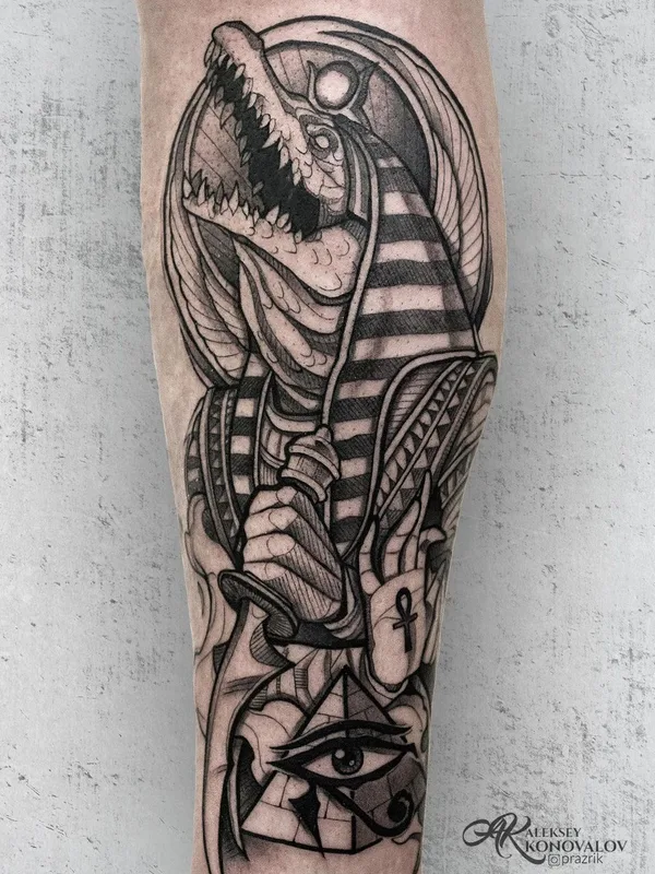 black and grey blackwork 纹身 在 forearm #50487 | 纹身师 Алексей Коновалов