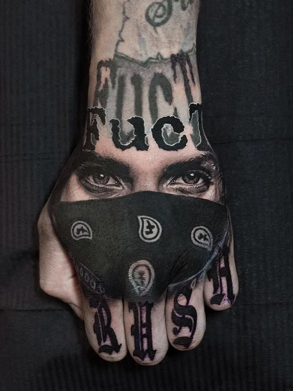 black and grey realism 纹身 在 hand #50520 | 纹身师 Николай Мерцалов