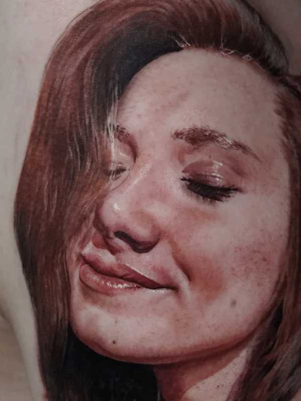 female color realism 纹身 在 upper arm #50511 | 纹身师 Николай Мерцалов